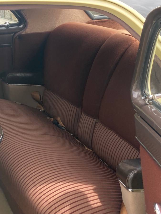 Lincoln-1951-yellow-13