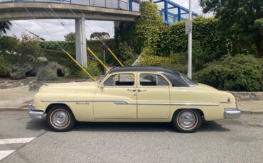 Lincoln-1951-yellow-21