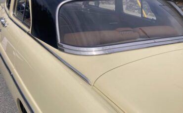 Lincoln-1951-yellow-4