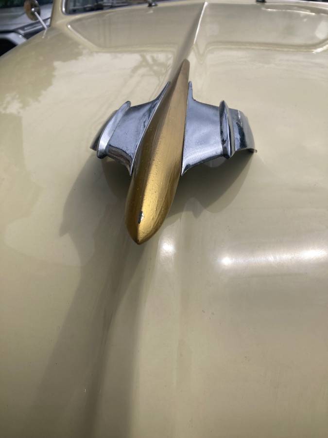 Lincoln-1951-yellow-5
