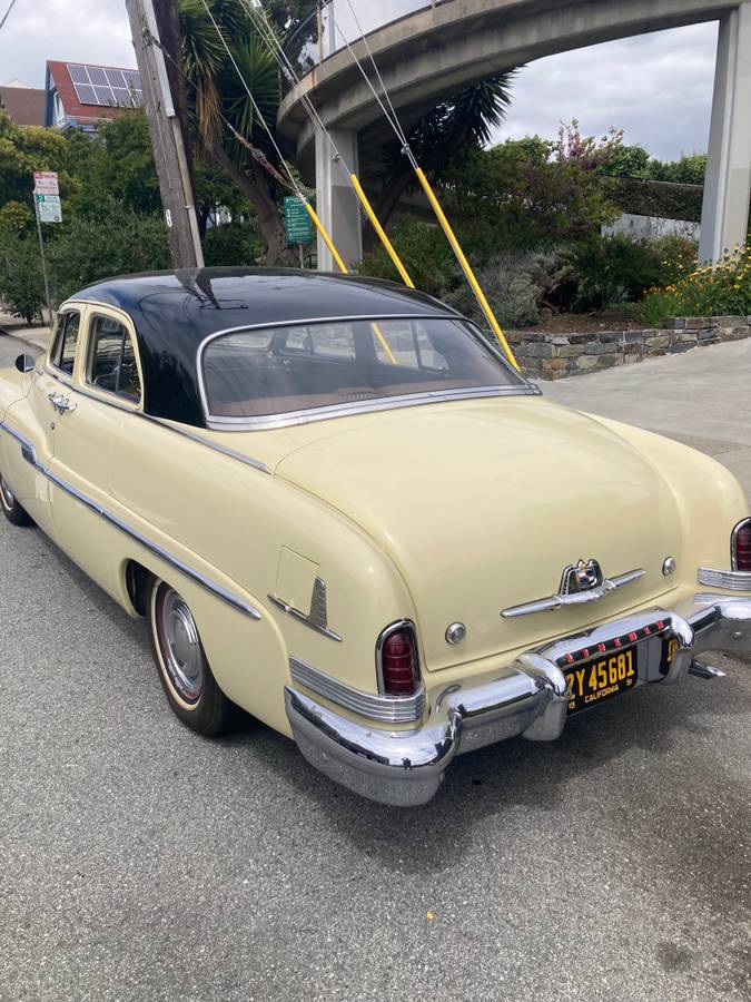 Lincoln-1951-yellow-7