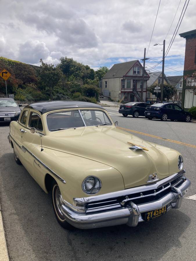 Lincoln-1951-yellow