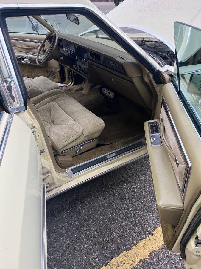 Lincoln-Cartier-town-car-1978-11