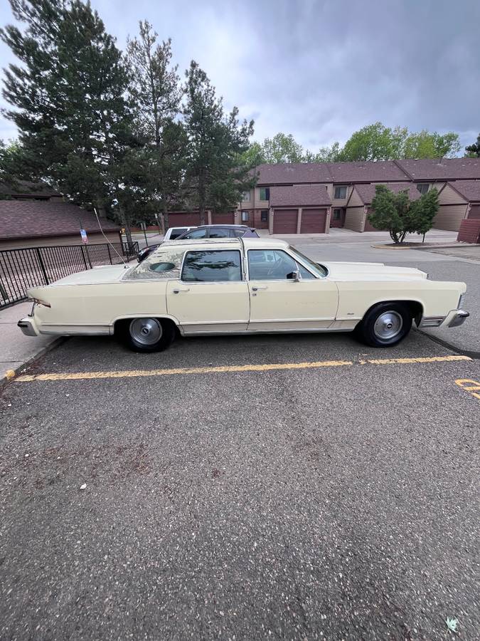 Lincoln-Cartier-town-car-1978-2