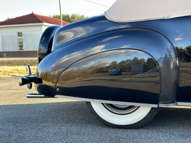 Lincoln-Continental-1941-Convertible-12