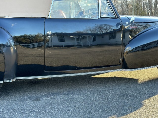 Lincoln-Continental-1941-Convertible-13