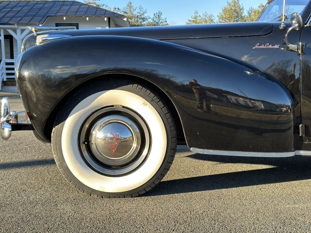 Lincoln-Continental-1941-Convertible-9