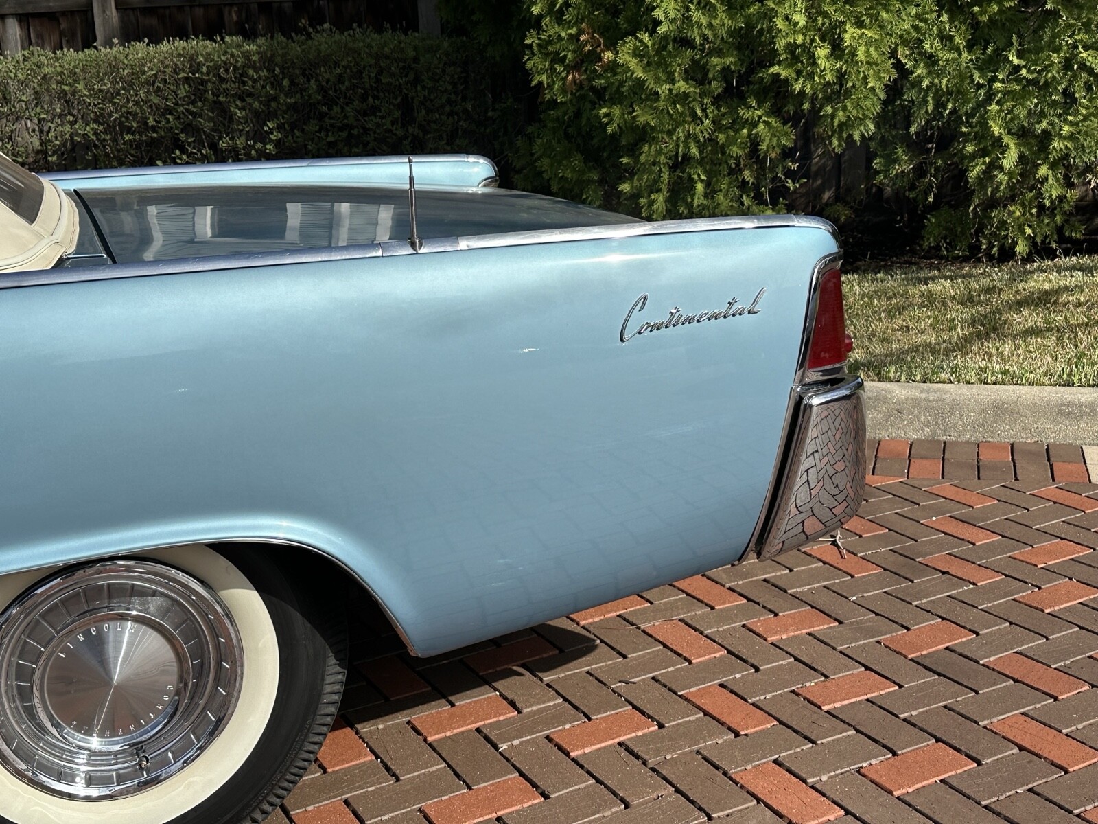 Lincoln-Continental-1962-14