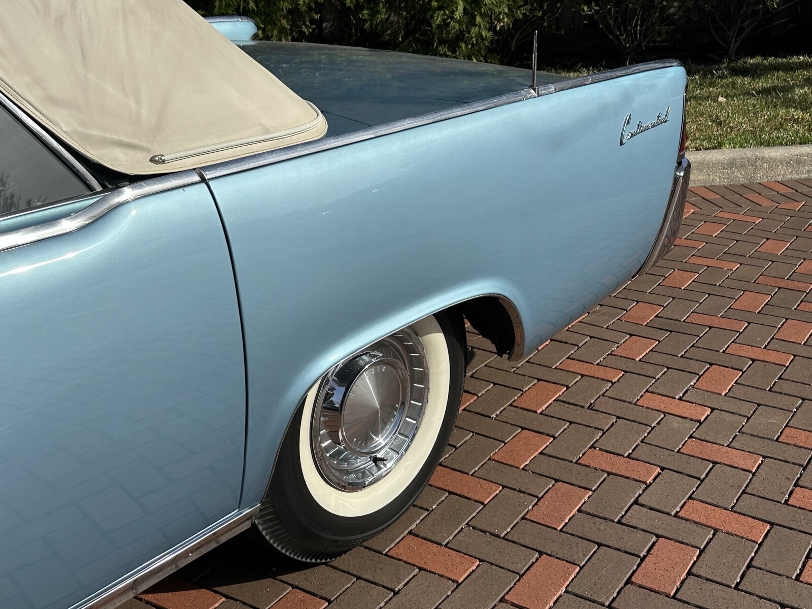 Lincoln-Continental-1962-19