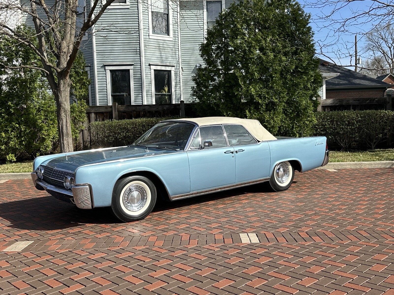 Lincoln-Continental-1962-25