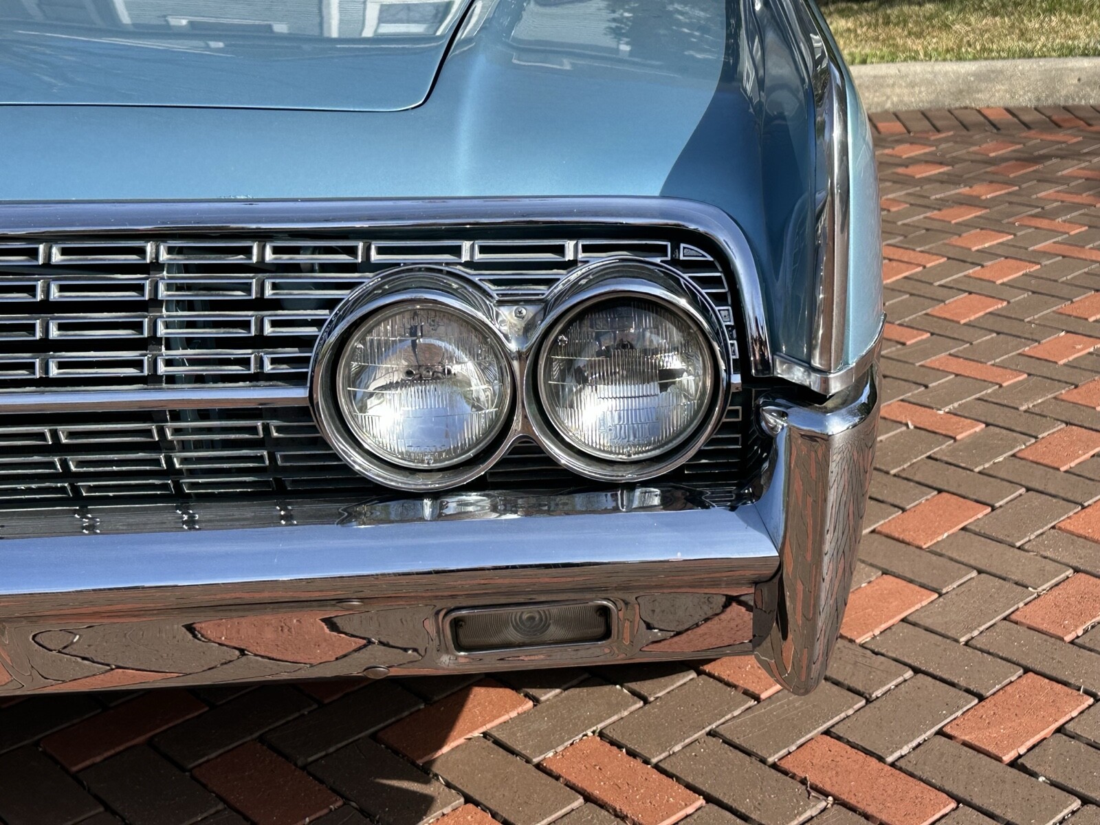Lincoln-Continental-1962-3