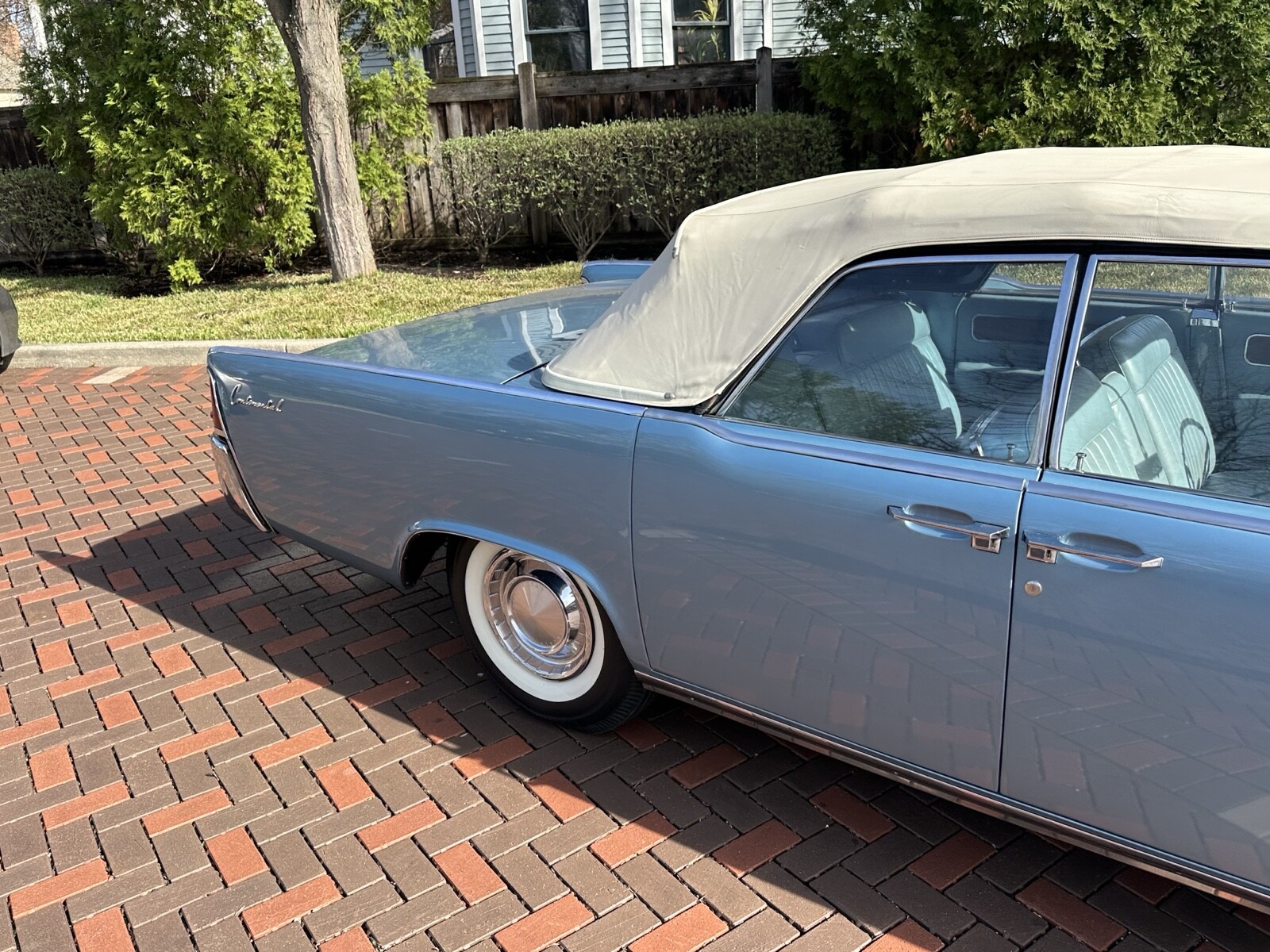 Lincoln-Continental-1962-35