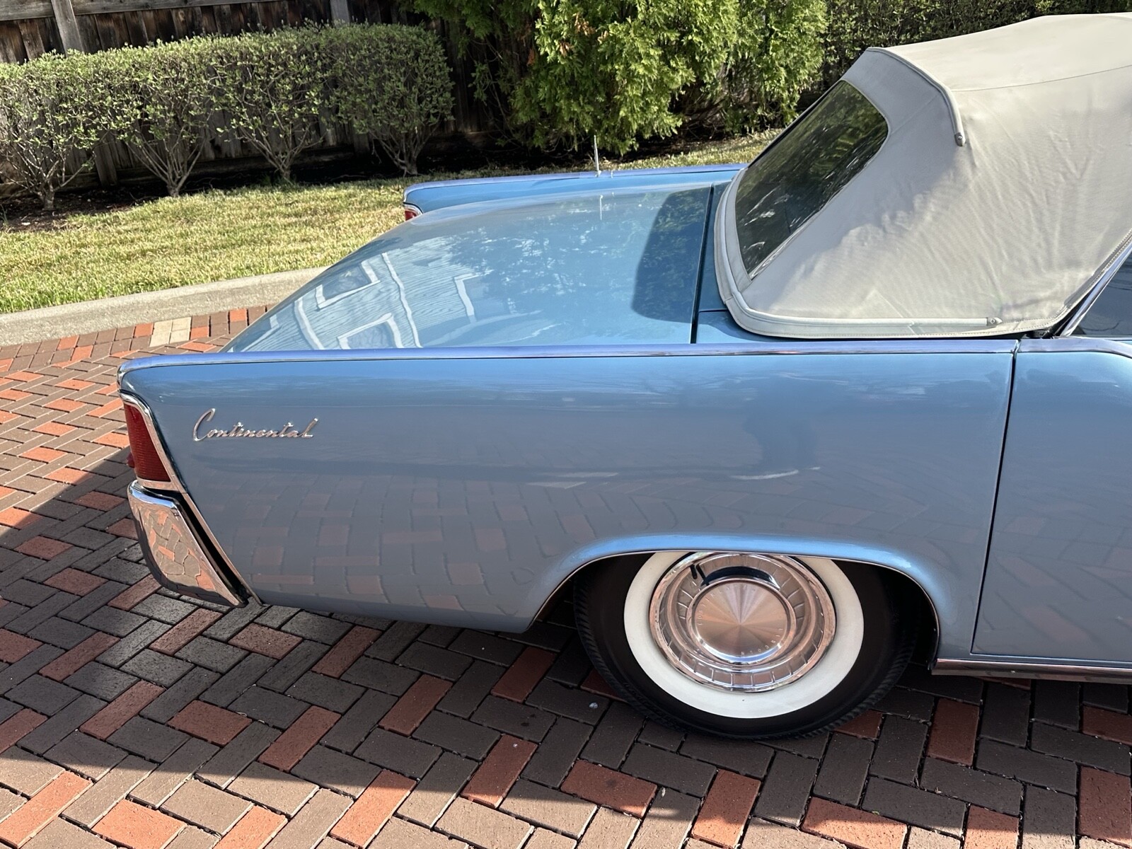 Lincoln-Continental-1962-36