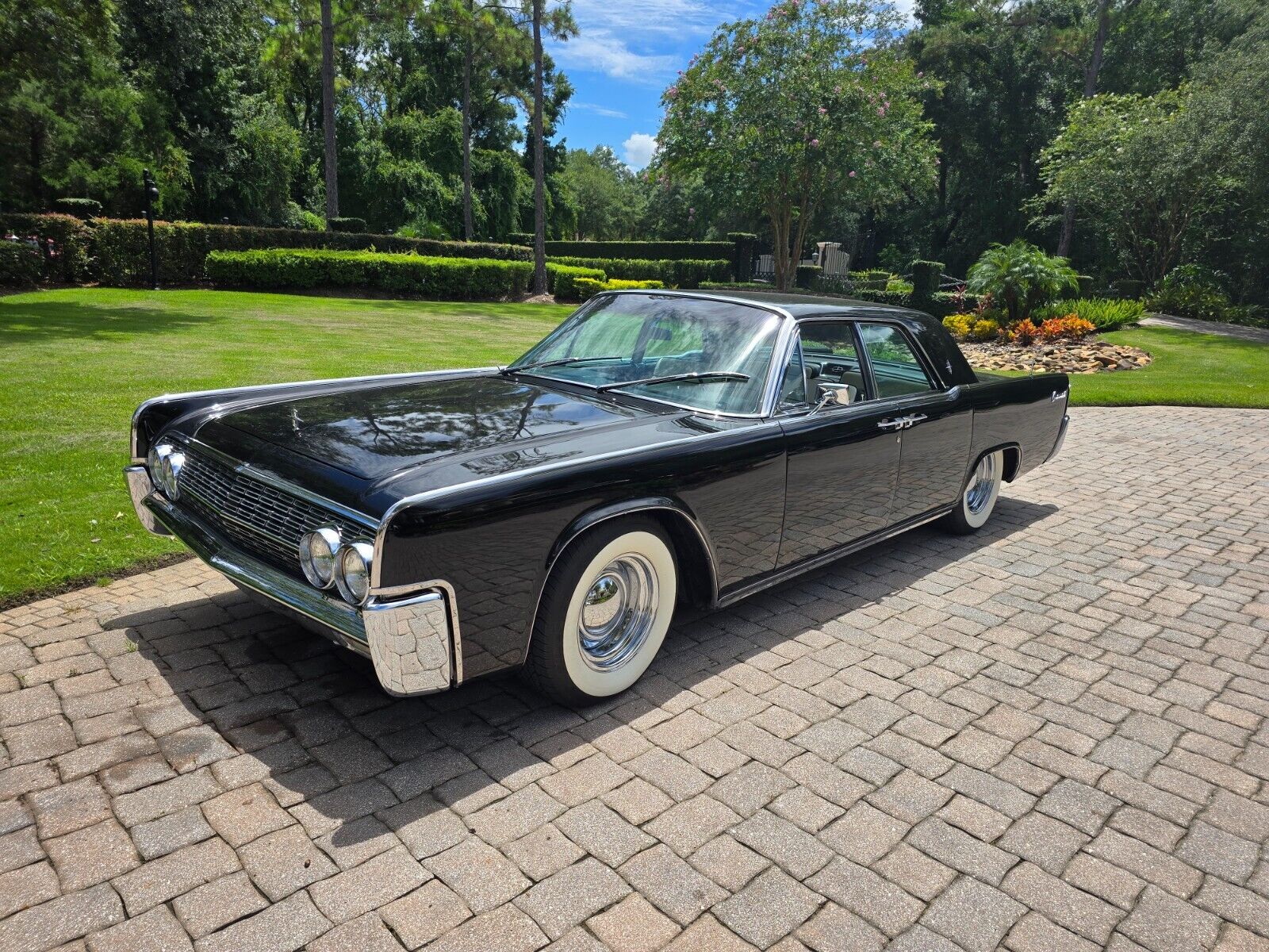 Lincoln-Continental-1962-Sedan-10