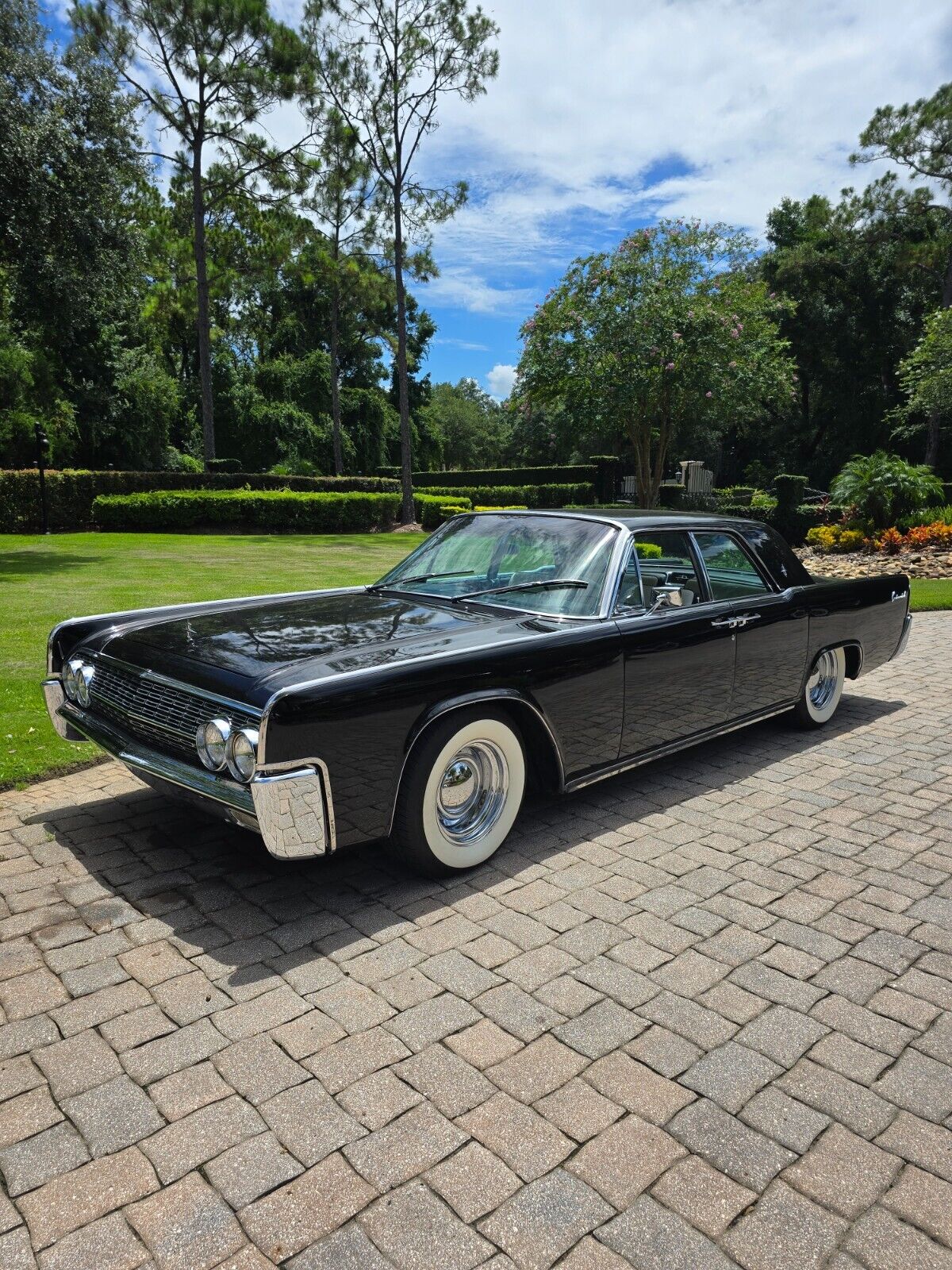 Lincoln-Continental-1962-Sedan-11
