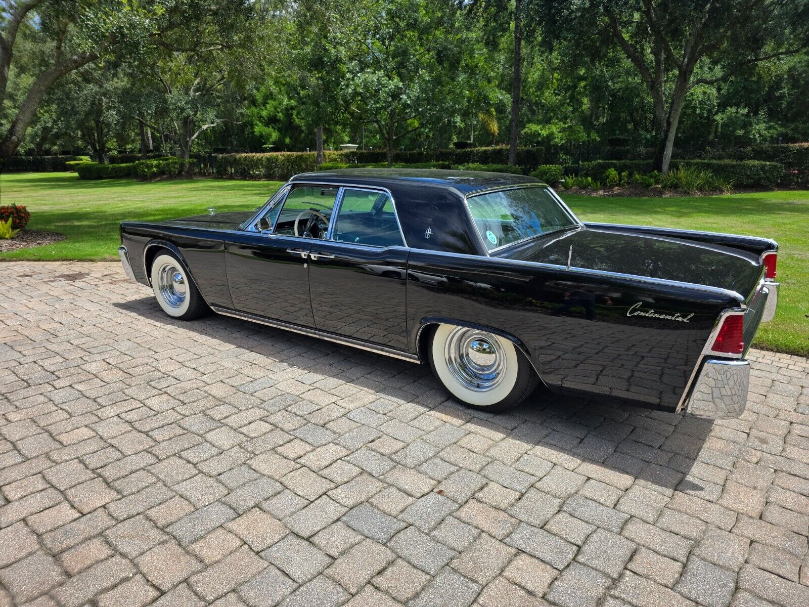 Lincoln-Continental-1962-Sedan-5