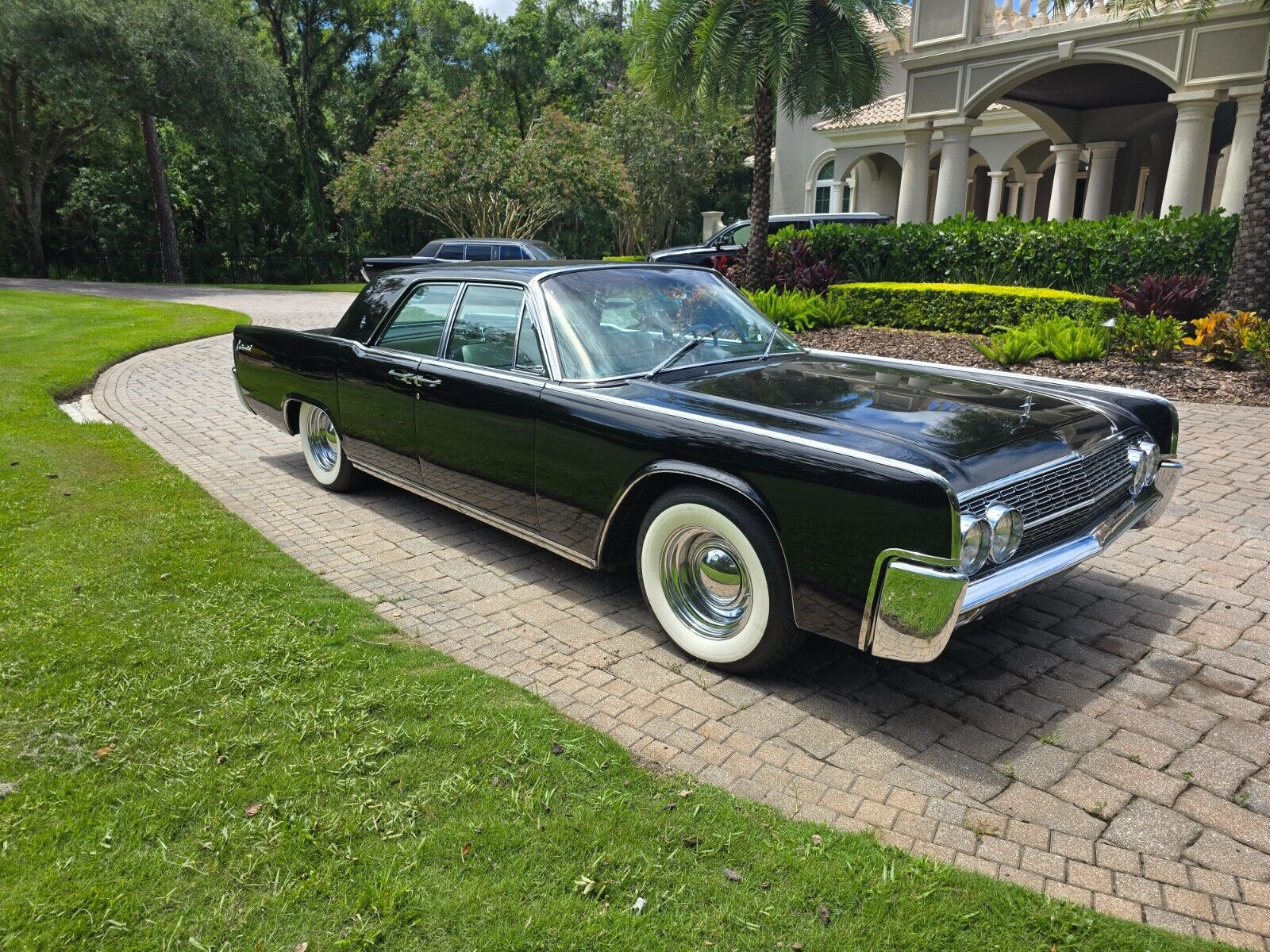 Lincoln-Continental-1962-Sedan-8