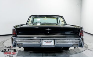 Lincoln-Continental-1965-Sedan-11