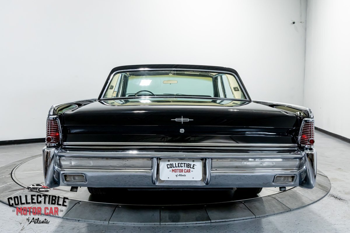 Lincoln-Continental-1965-Sedan-11