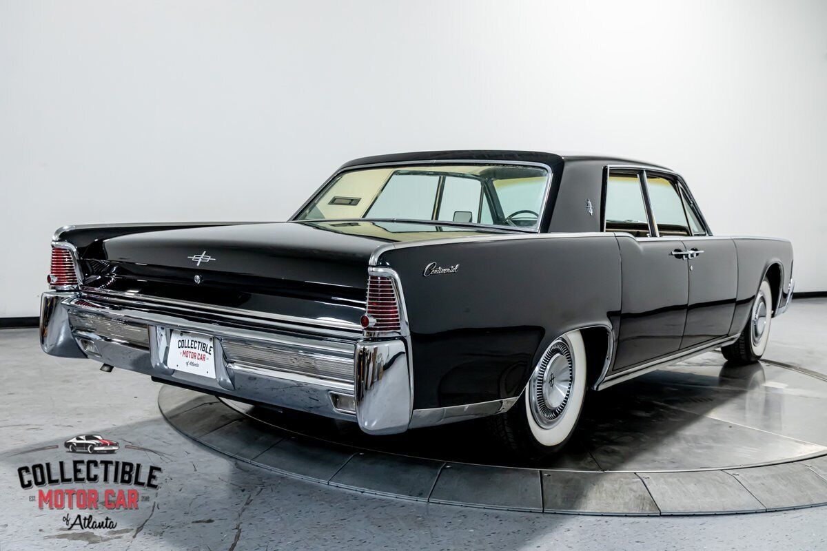 Lincoln-Continental-1965-Sedan-12