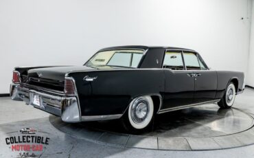Lincoln-Continental-1965-Sedan-14