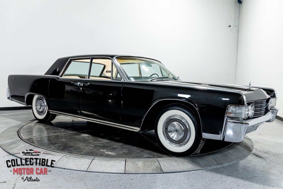 Lincoln-Continental-1965-Sedan-18