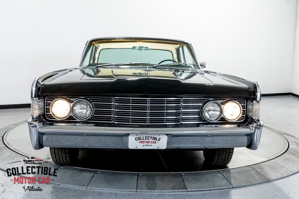 Lincoln-Continental-1965-Sedan-22