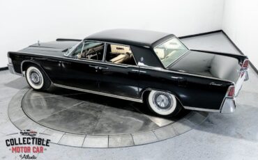 Lincoln-Continental-1965-Sedan-26