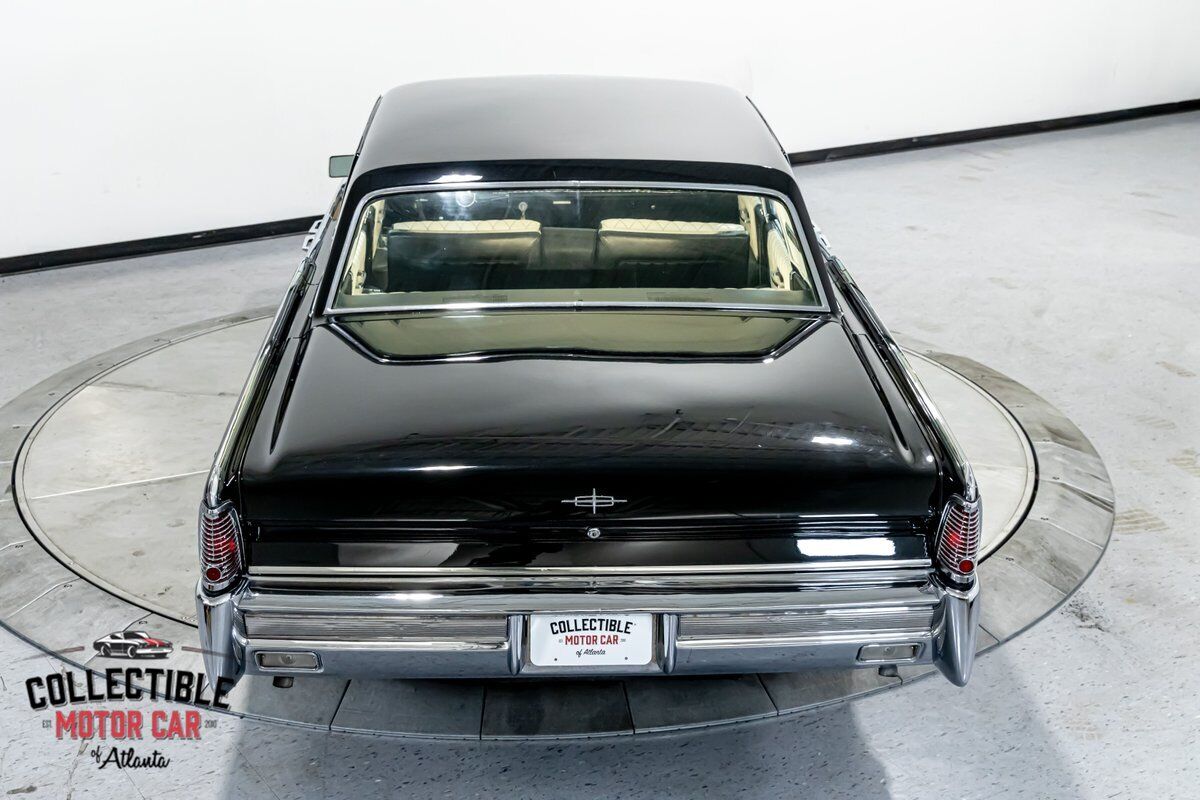 Lincoln-Continental-1965-Sedan-28