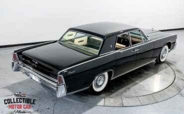 Lincoln-Continental-1965-Sedan-30