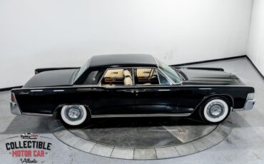 Lincoln-Continental-1965-Sedan-31