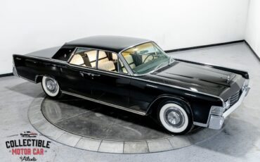 Lincoln-Continental-1965-Sedan-32