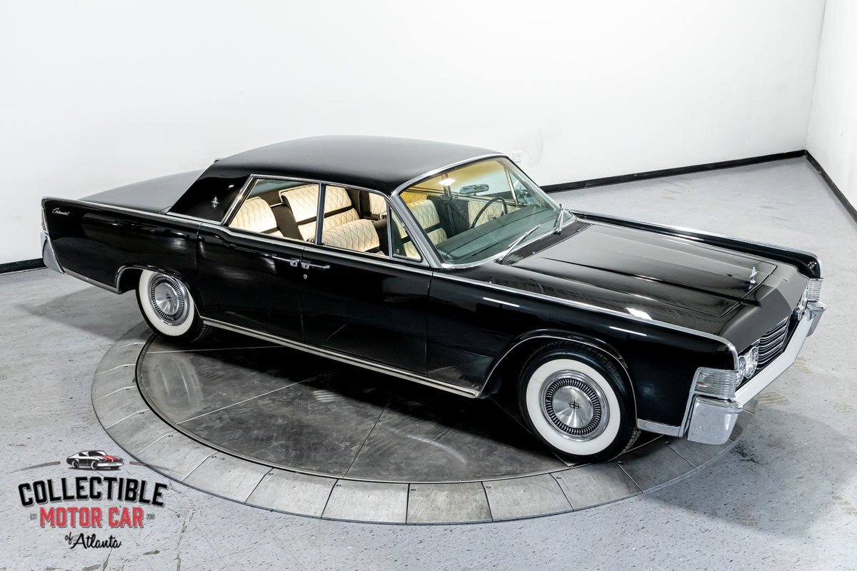 Lincoln-Continental-1965-Sedan-32