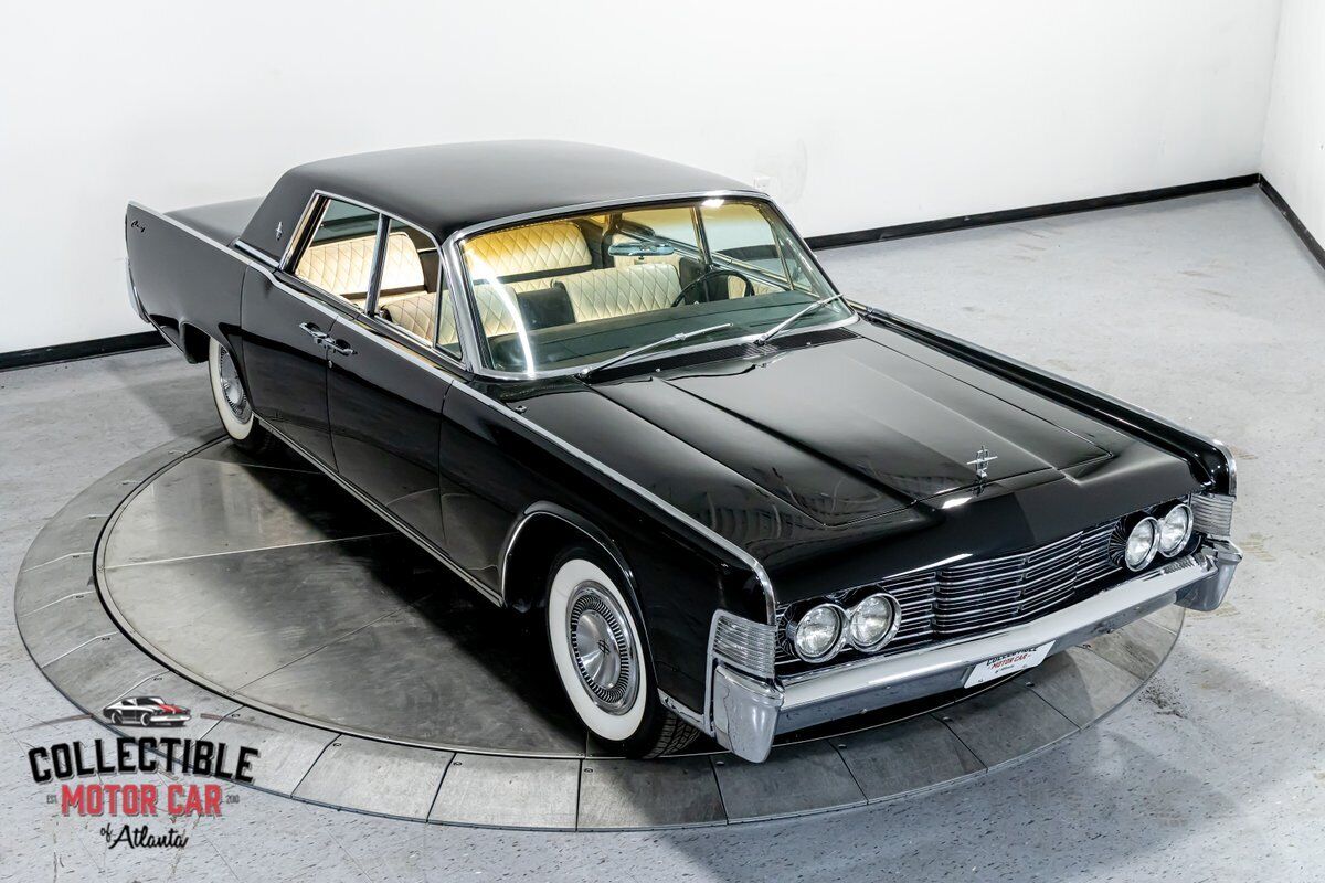 Lincoln-Continental-1965-Sedan-33