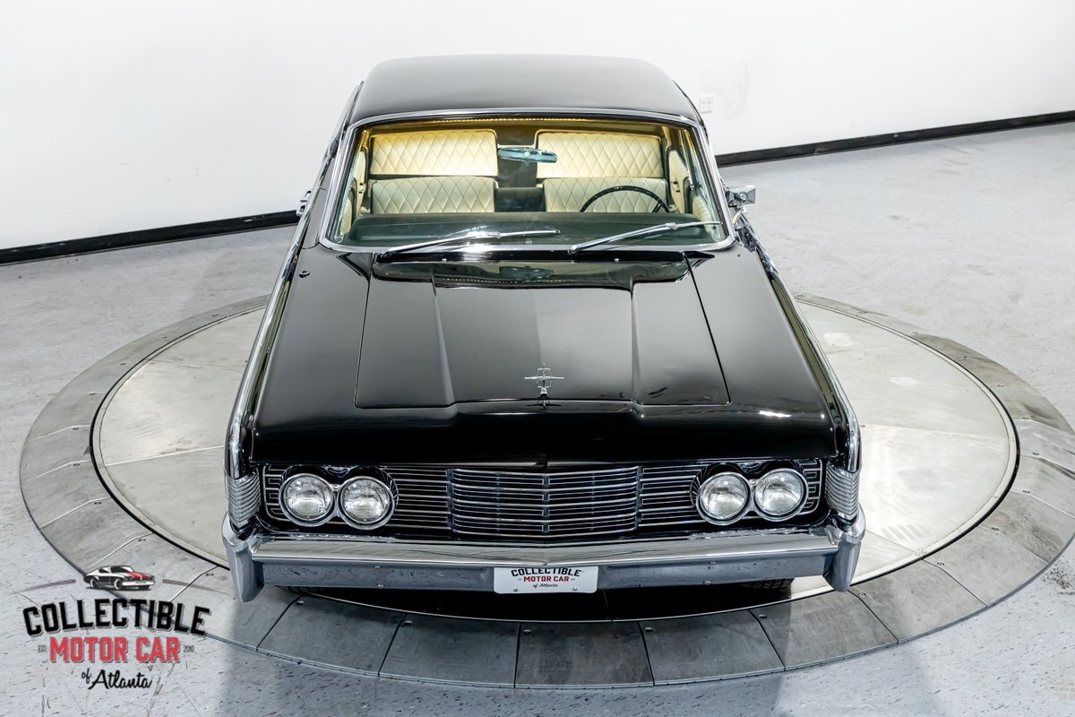 Lincoln-Continental-1965-Sedan-34