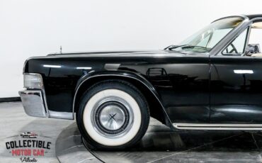 Lincoln-Continental-1965-Sedan-35