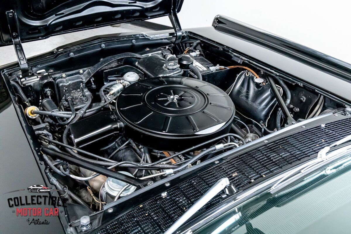 Lincoln-Continental-1965-Sedan-4