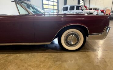 Lincoln-Continental-1967-Classic-Car-11