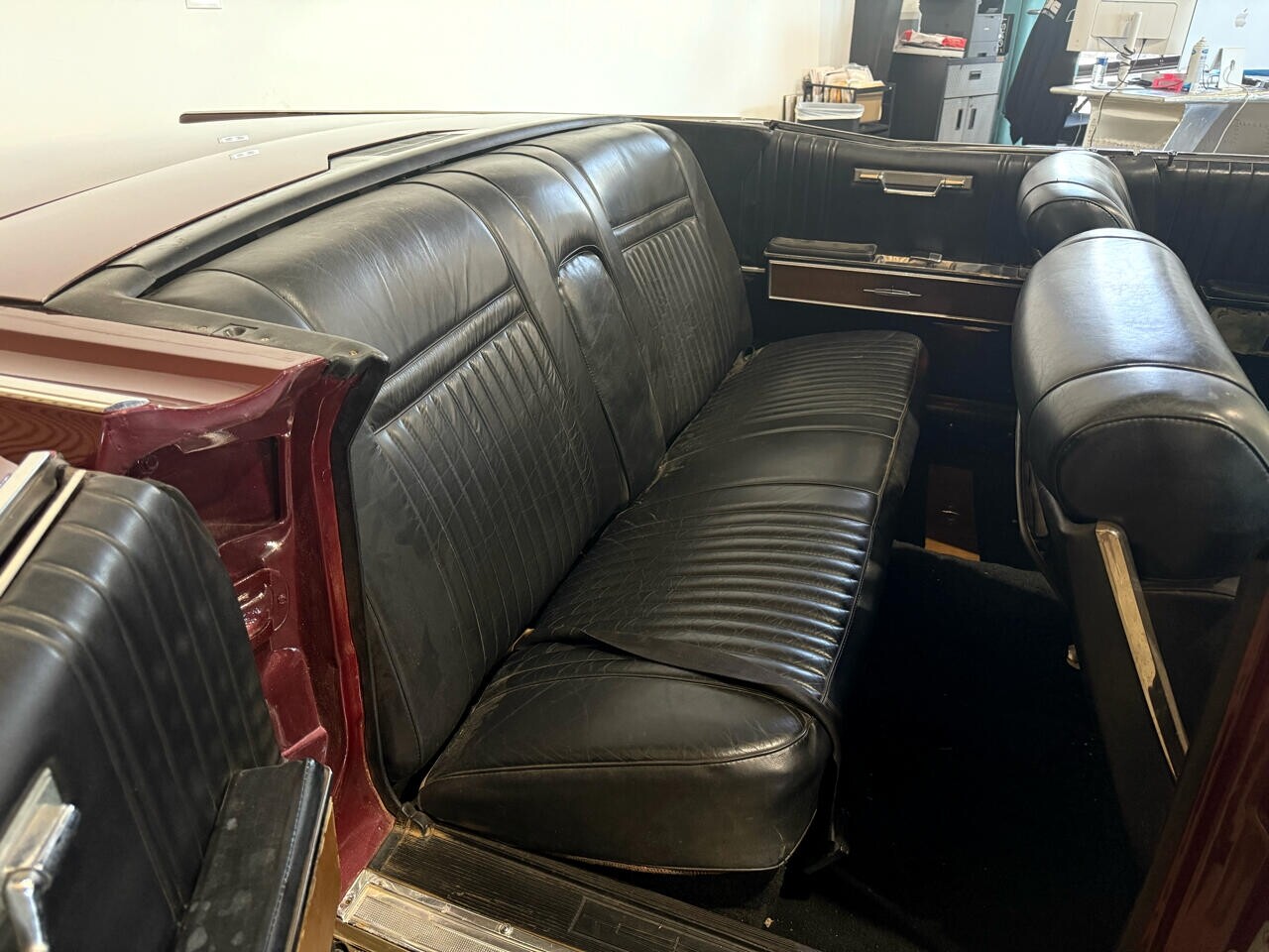 Lincoln-Continental-1967-Classic-Car-14
