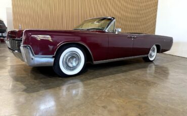 Lincoln-Continental-1967-Classic-Car-2