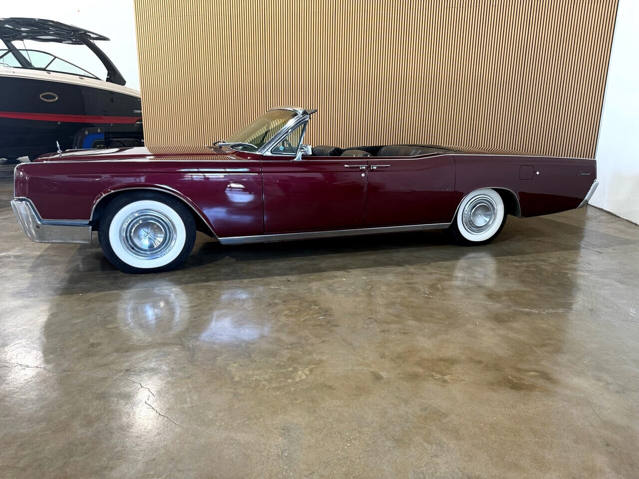 Lincoln-Continental-1967-Classic-Car-3