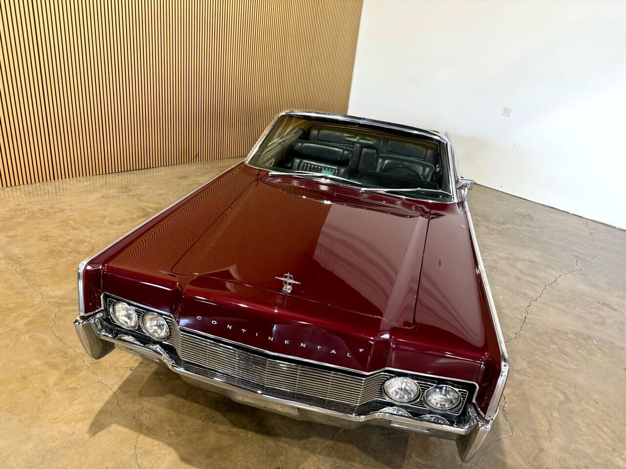 Lincoln-Continental-1967-Classic-Car-5