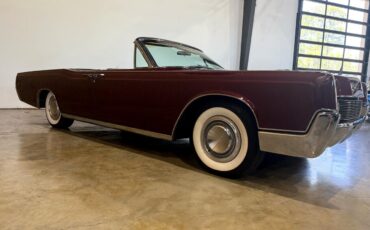 Lincoln-Continental-1967-Classic-Car-9