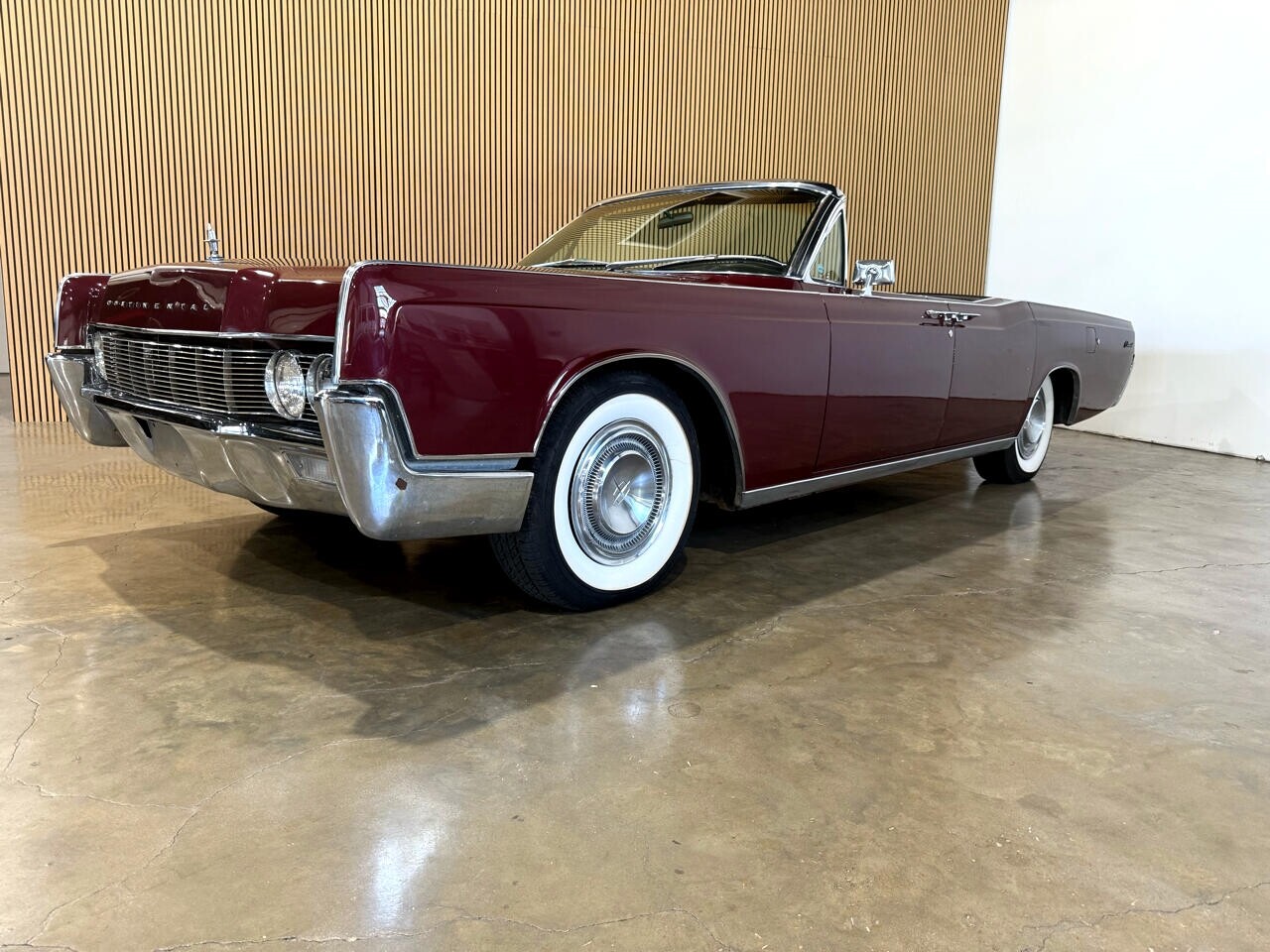 Lincoln-Continental-1967-Classic-Car