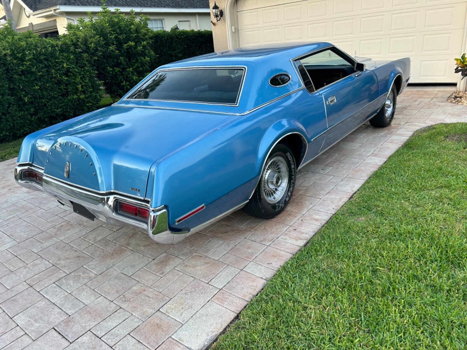 Lincoln-Continental-1972-Coupe-1