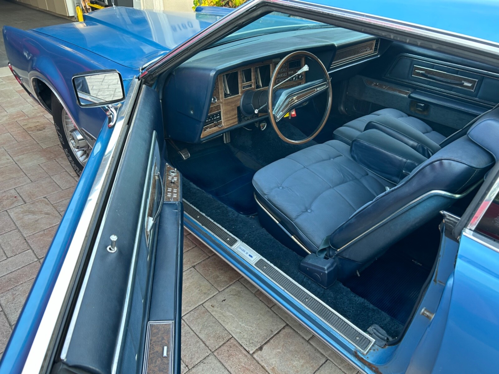 Lincoln-Continental-1972-Coupe-10