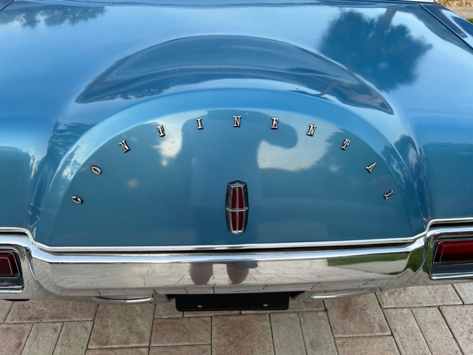 Lincoln-Continental-1972-Coupe-17