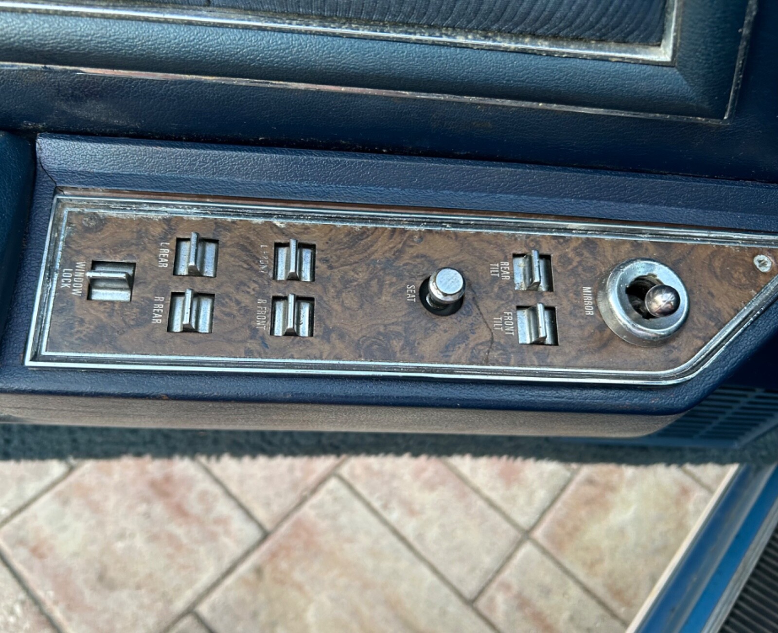 Lincoln-Continental-1972-Coupe-20