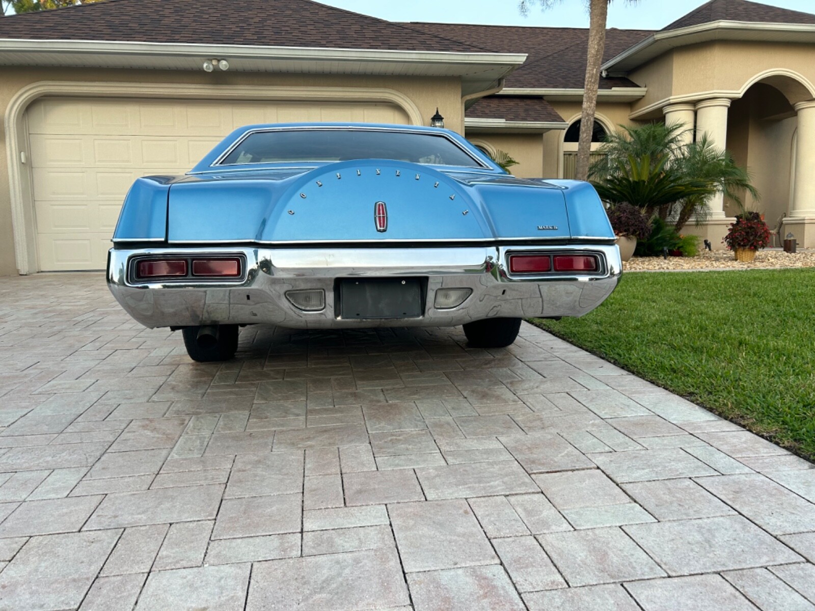 Lincoln-Continental-1972-Coupe-27