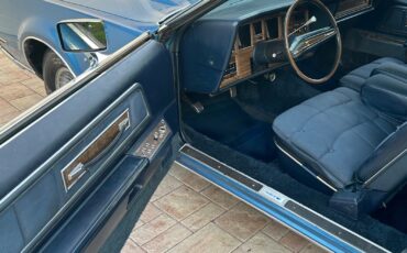 Lincoln-Continental-1972-Coupe-29